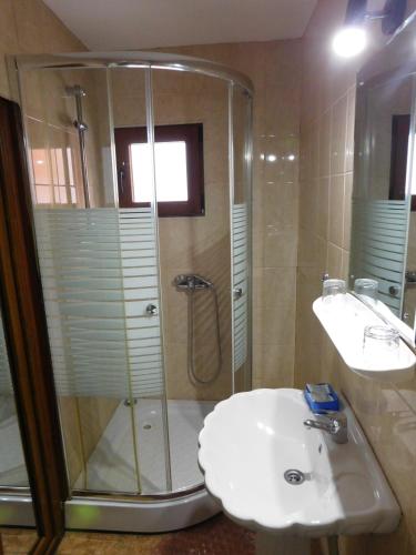 Hotel Pensiunea La Cristina