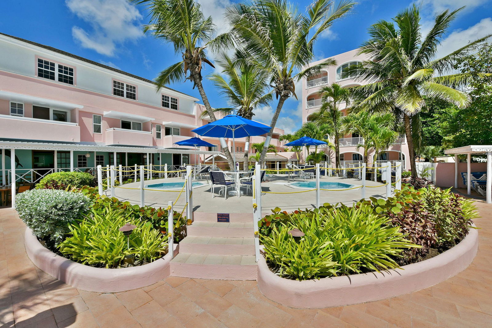 Butterfly Beach Hotel Outdoor Pool
