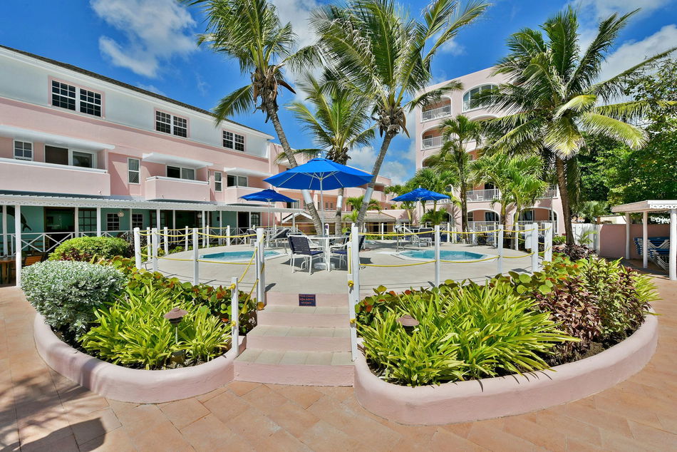 Butterfly Beach Hotel Outdoor Pool