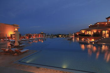 3956975-the-cascades-golf-resort-spa-thalasso.jpg