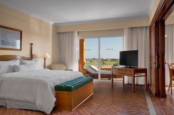3957031-the-cascades-golf-resort-spa-thalasso.jpg