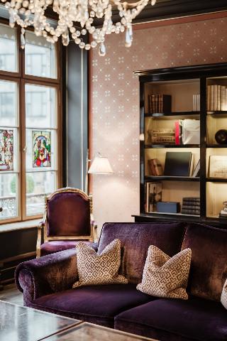 2575573-grand-hotel-les-trois-rois.jpg