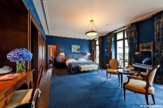 2575971-grand-hotel-les-trois-rois.jpg