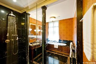 2576033-grand-hotel-les-trois-rois.jpg