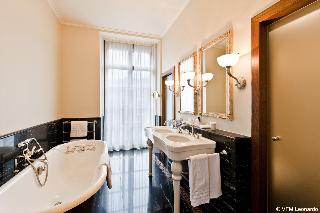 2576098-grand-hotel-les-trois-rois.jpg