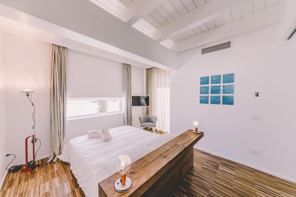 Hotel Suite 10