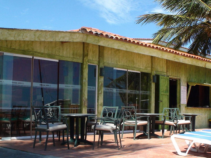 Viva Wyndham Tangerine - All-Inclusive Resort Bar