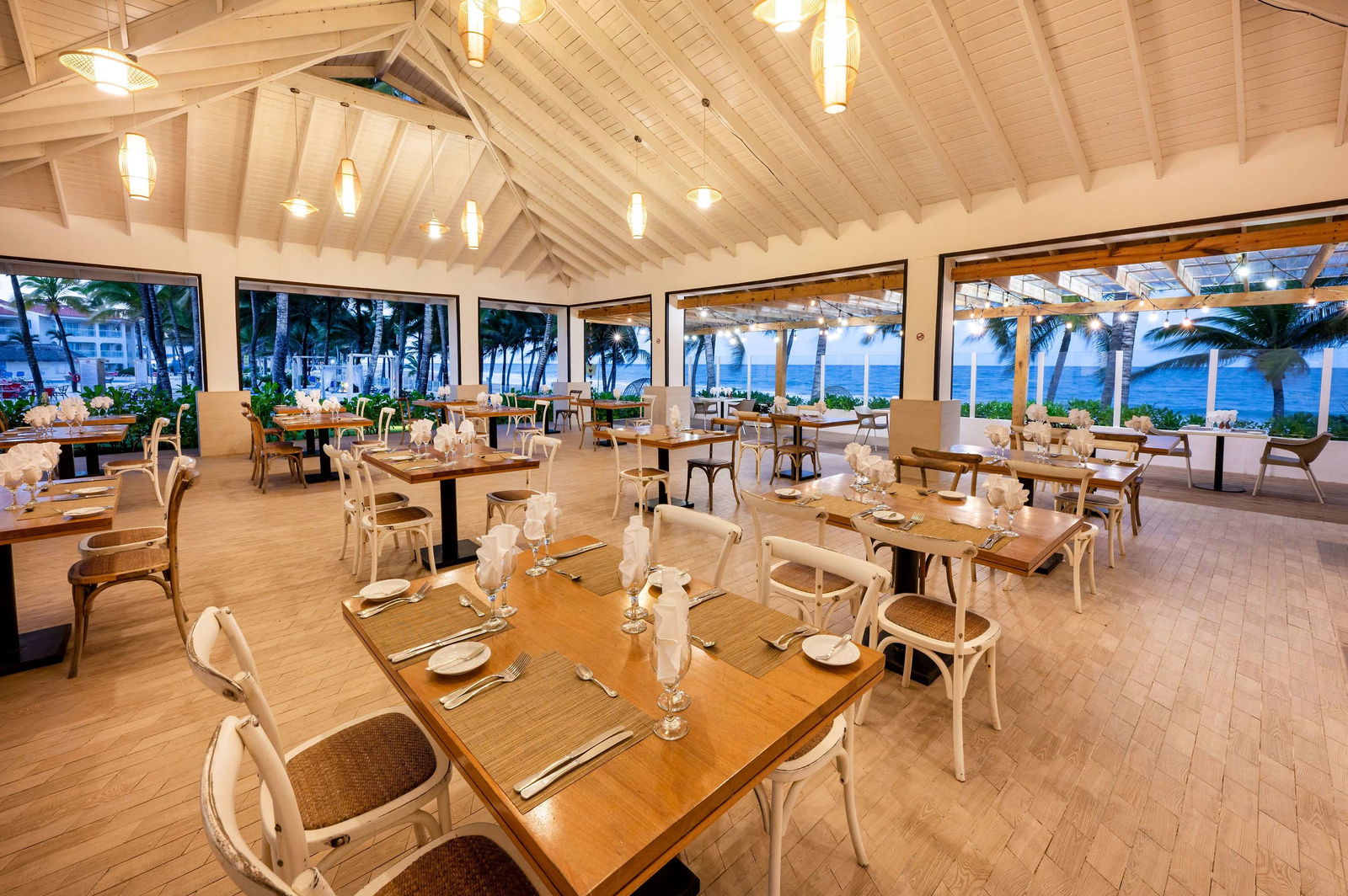 Viva Wyndham Tangerine - All-Inclusive Resort Restaurant