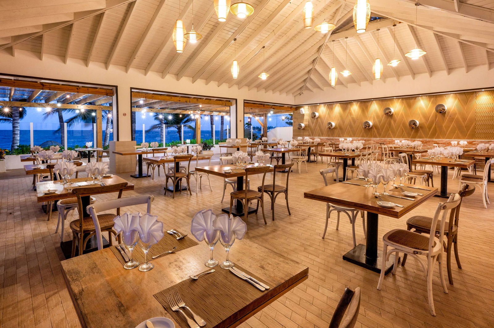 Viva Wyndham Tangerine - All-Inclusive Resort Restaurant