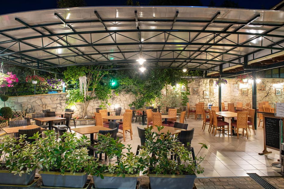 Lesse Hotel
