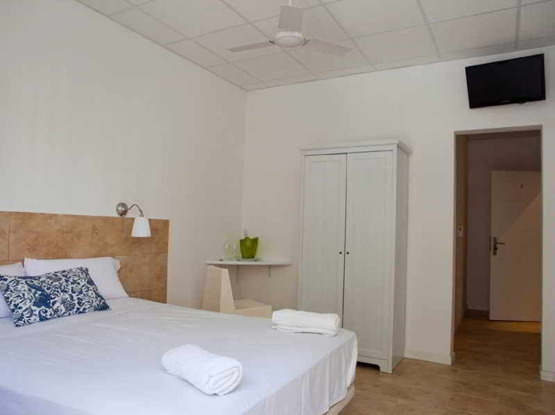 2570218-hostal-martinval.jpg