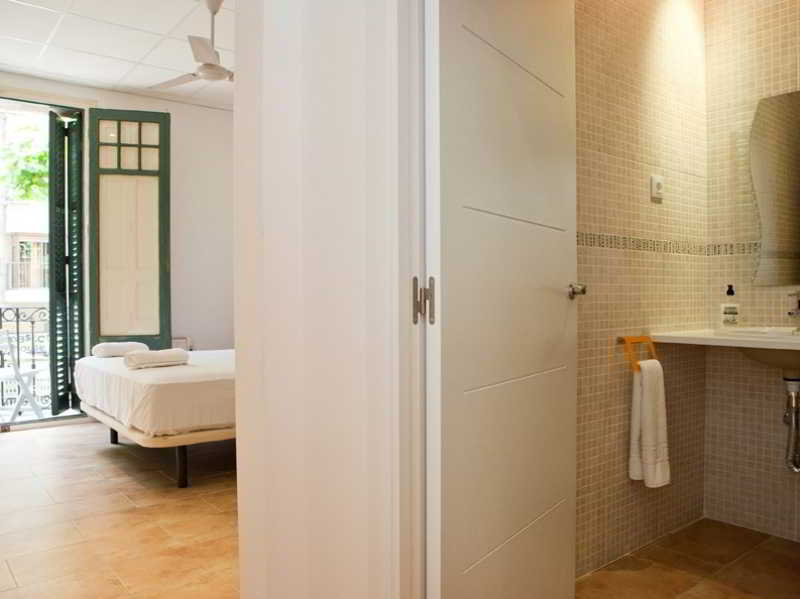 2570369-hostal-martinval.jpg