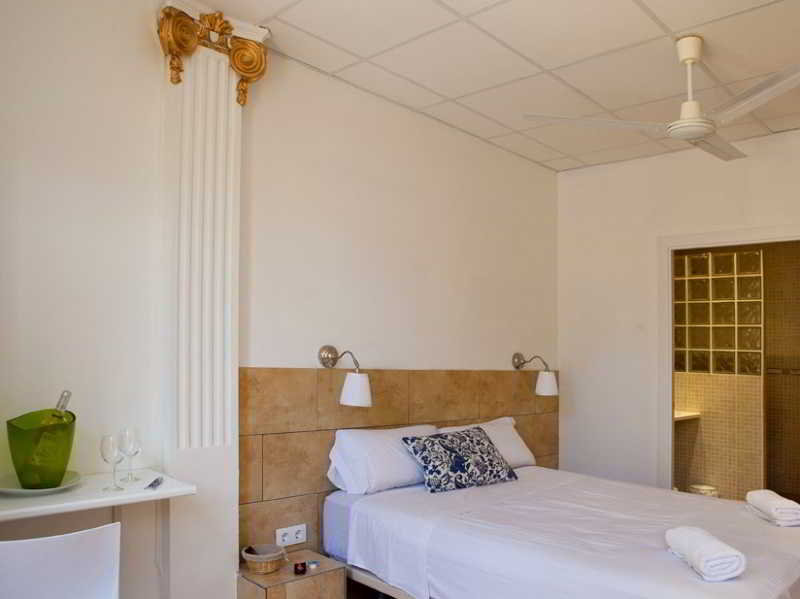 2570398-hostal-martinval.jpg