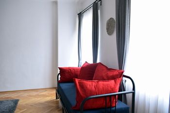 Diamond Astoria 4, Quiet Apartment