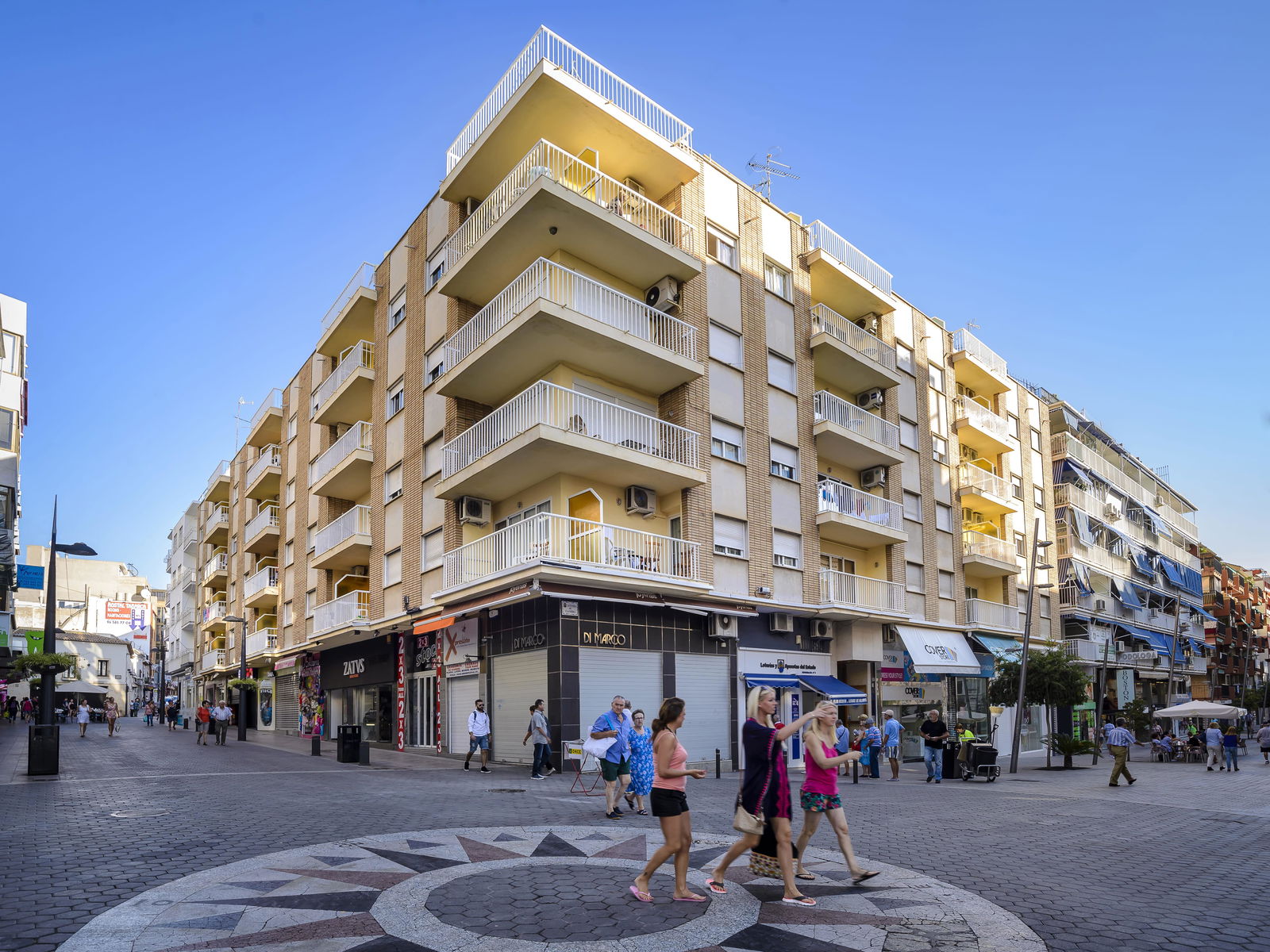 3702603-apartamentos-avenida.jpg