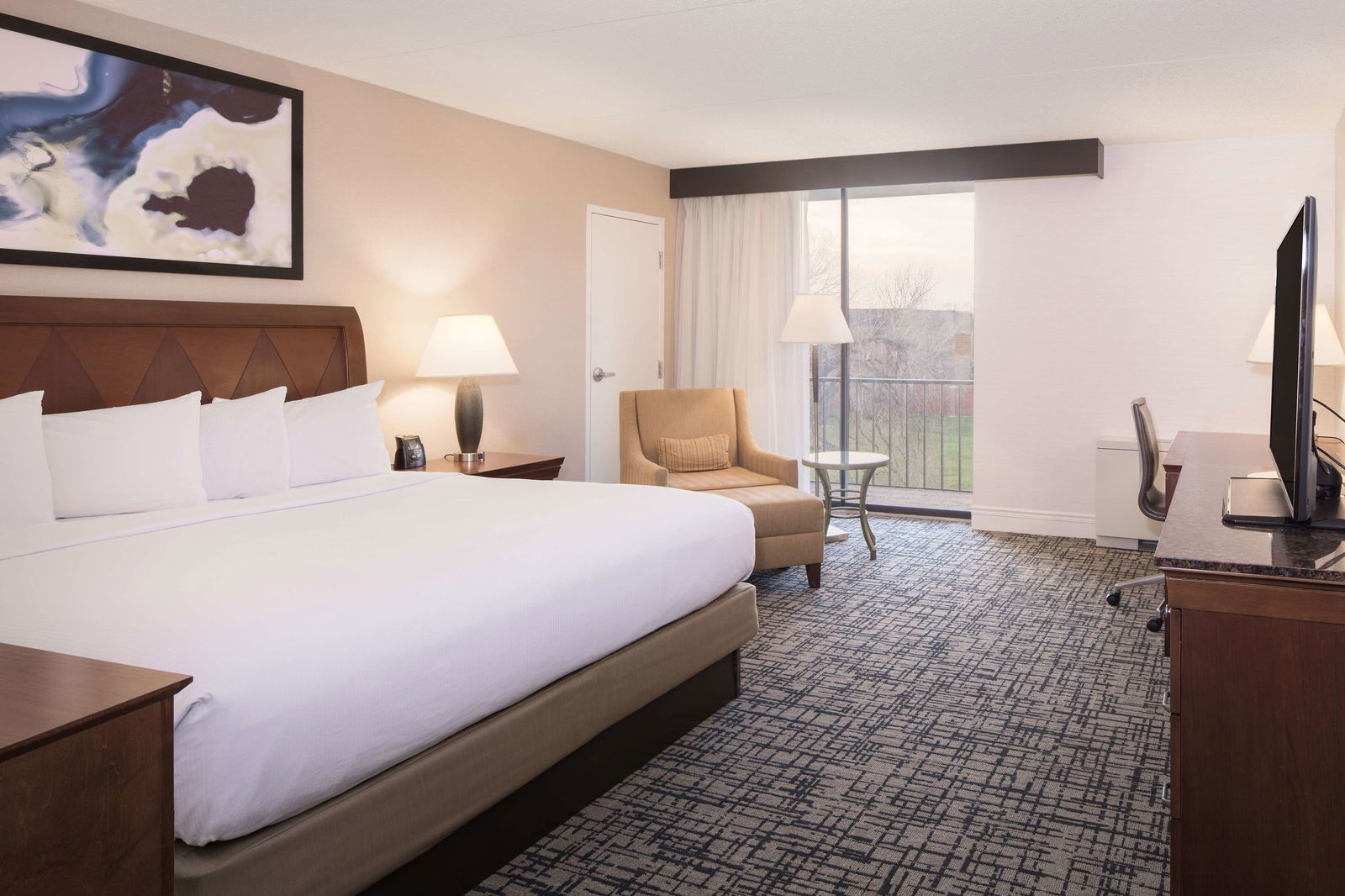 DoubleTree by Hilton Hotel Syracuse Room Example
