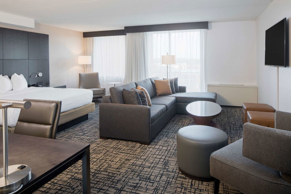 DoubleTree by Hilton Hotel Syracuse Room Example