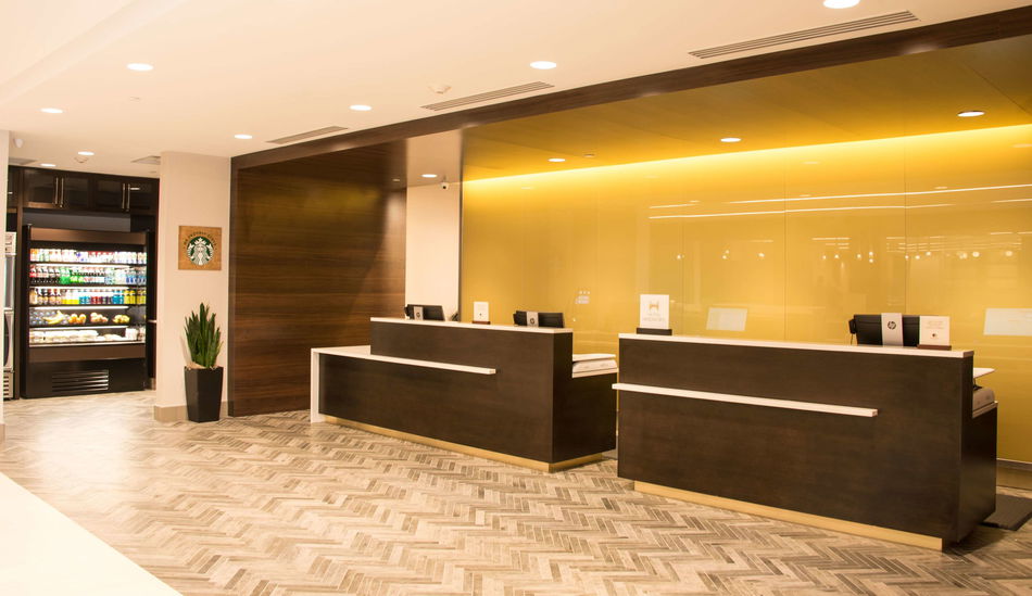 DoubleTree by Hilton Hotel Syracuse Lounge / Lobby