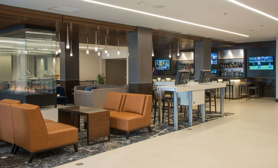 DoubleTree by Hilton Hotel Syracuse Bar