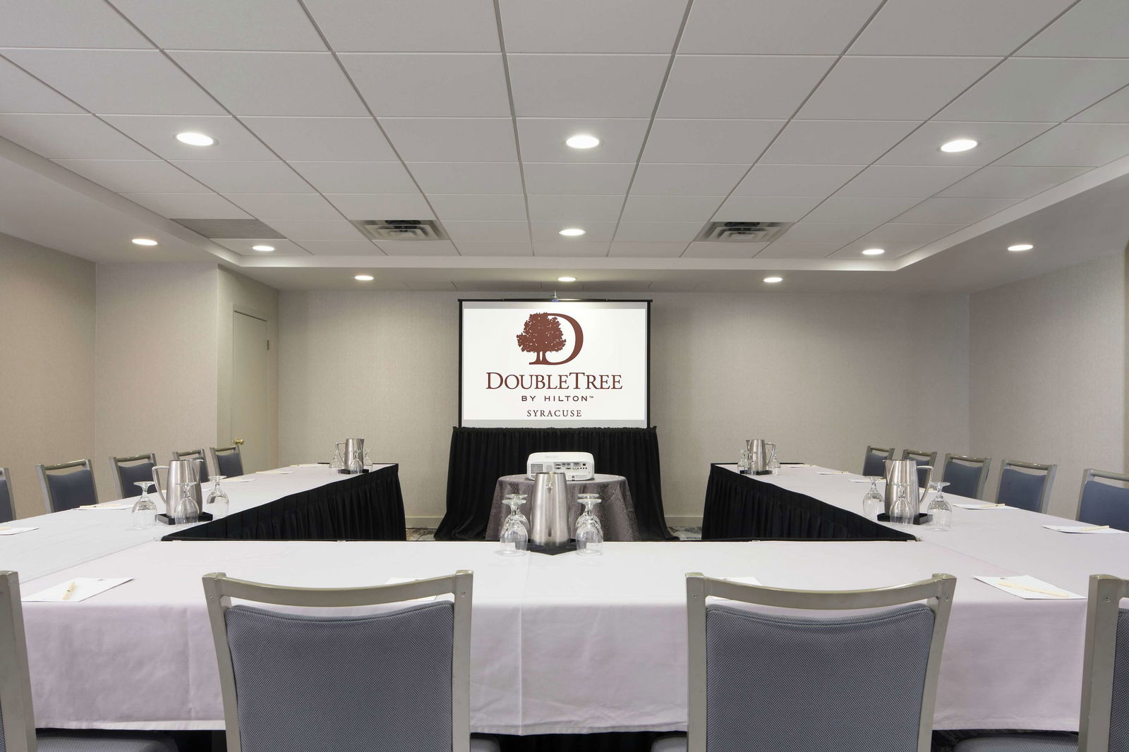 DoubleTree by Hilton Hotel Syracuse Conference Room