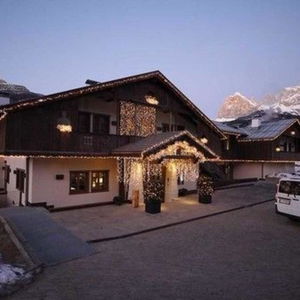 Hotel Rosapetra Spa Resort cazare Cortina d'Ampezzo