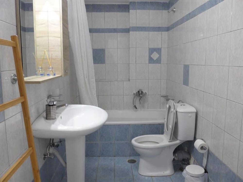 2206758-kalamaki-plaza-apartments-ptero.jpg