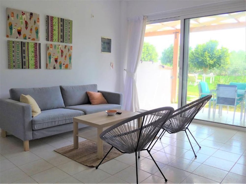 2206805-kalamaki-plaza-apartments-ptero.jpg