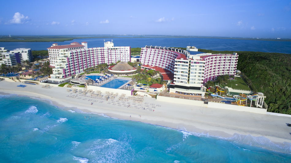 3034443-crown-paradise-club-cancun.jpg
