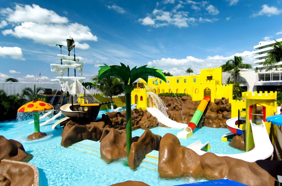3034730-crown-paradise-club-cancun.jpg