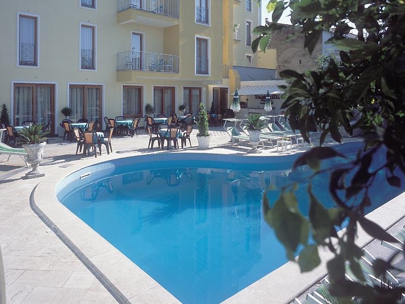 Hotel Albatros Outdoor Pool