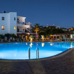 Hotel Coliseum Studios & Apartments cazare Pefki