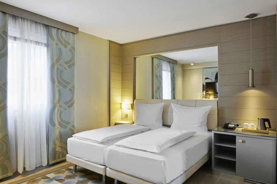 Titanic Comfort Mitte Room Example