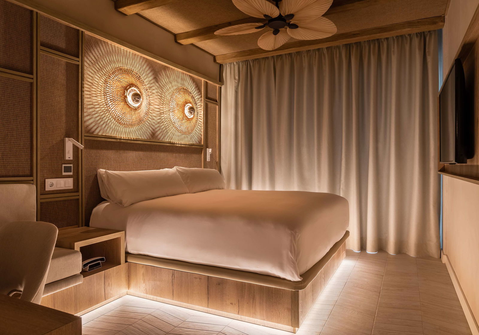 Suites Del Lago Eco Hotel & Thalasso Pool Room Example