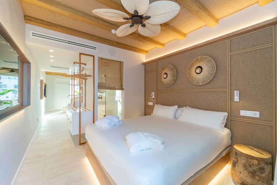 Suites Del Lago Eco Hotel & Thalasso Pool Room Example