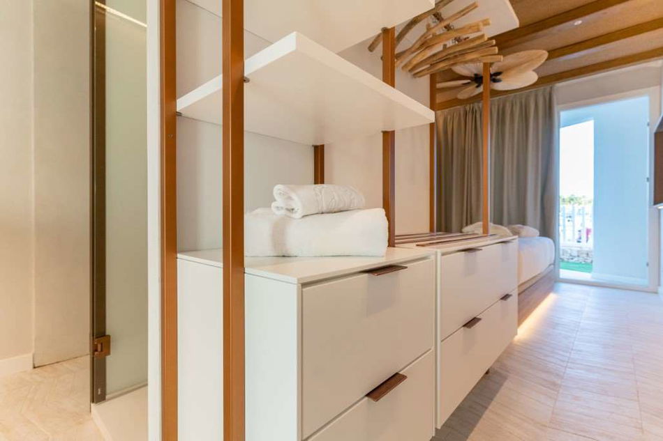 Suites Del Lago Eco Hotel & Thalasso Pool Room Example