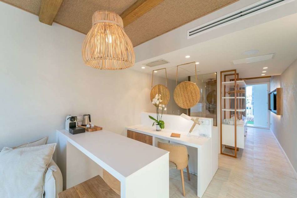 Suites Del Lago Eco Hotel & Thalasso Pool Room Example