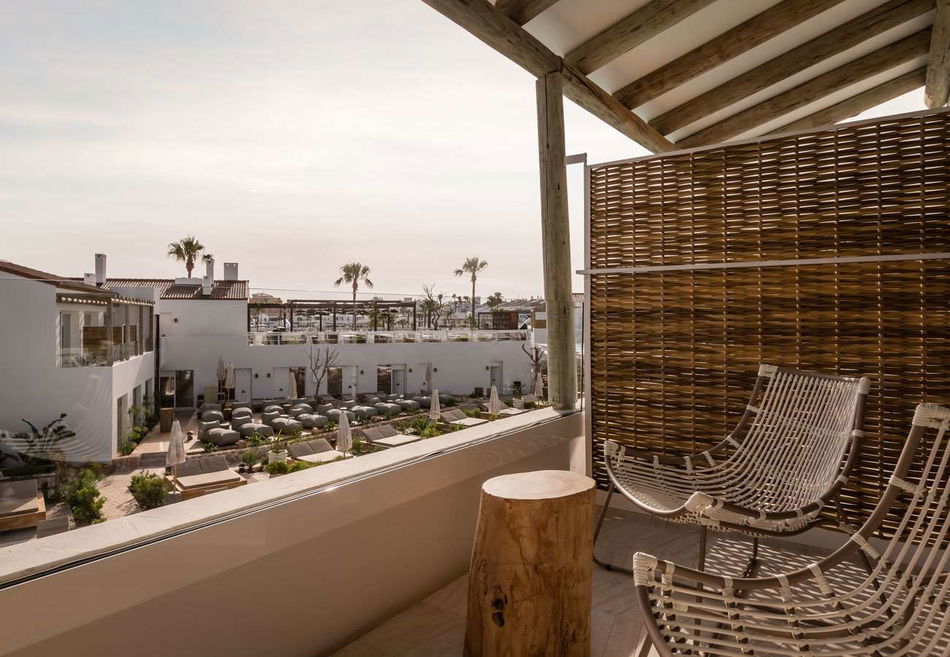 Suites Del Lago Eco Hotel & Thalasso Pool Bar