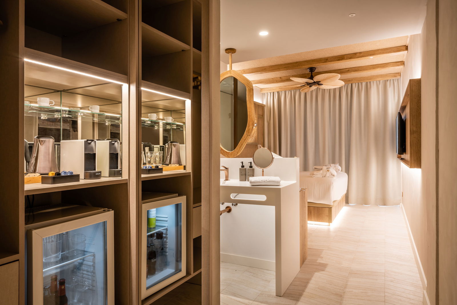 Suites Del Lago Eco Hotel & Thalasso Pool Room Example