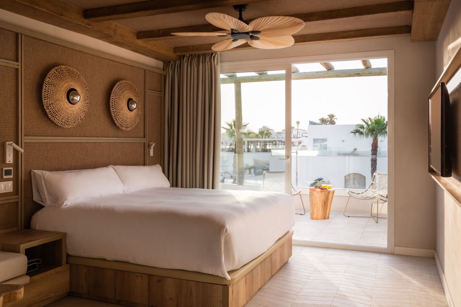 Suites Del Lago Eco Hotel & Thalasso Pool Room Example