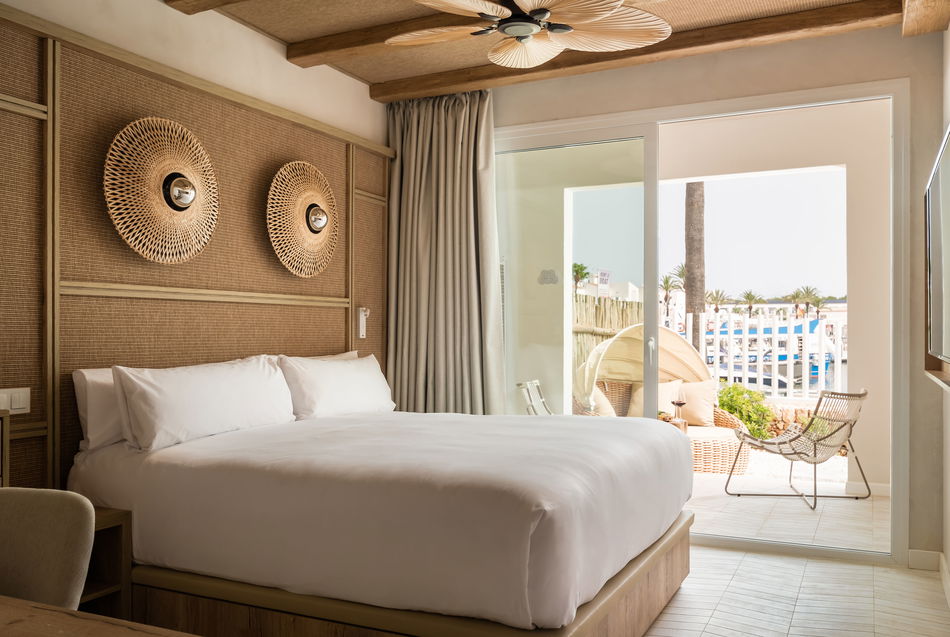 Suites Del Lago Eco Hotel & Thalasso Pool Room Example