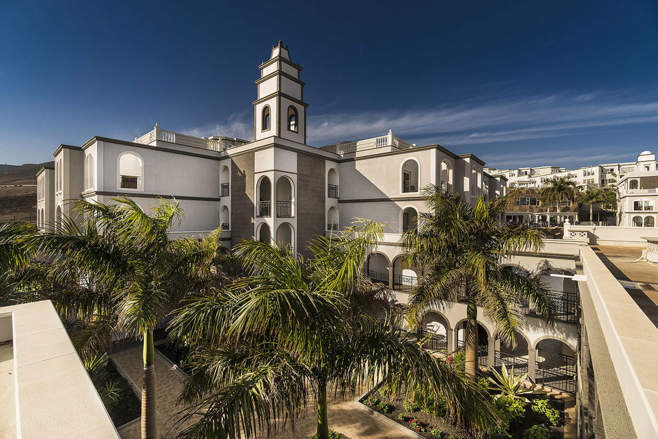 Royal Palm Resort & Spa Exterior