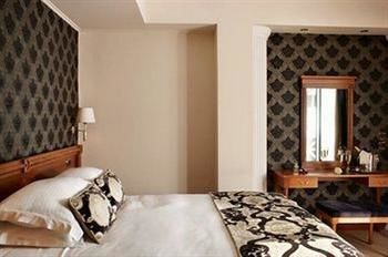 Ava Hotel &Amp; Suites