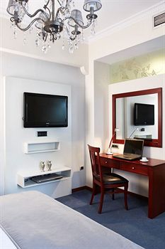 Ava Hotel &Amp; Suites