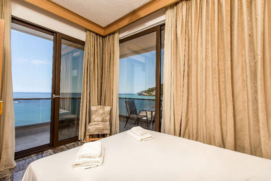 Greek Pride Seafront Hotel