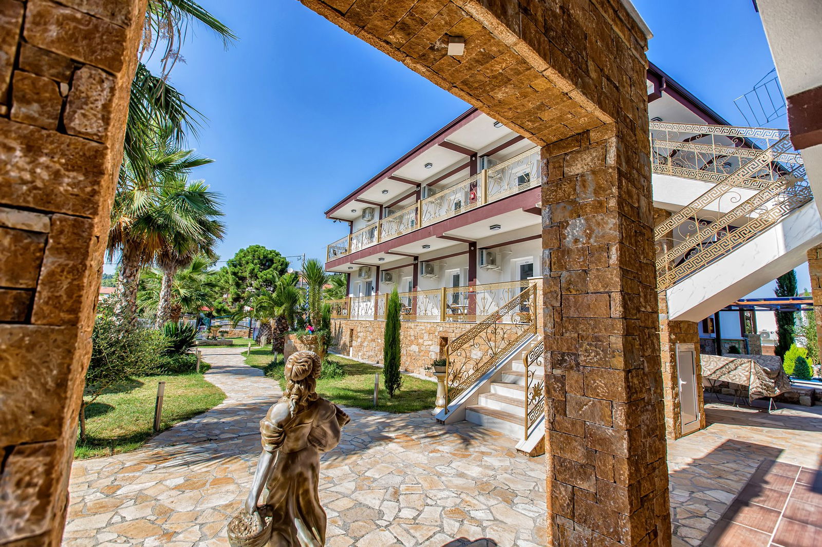 1927029-greek-pride-hotel-apartments.jpg