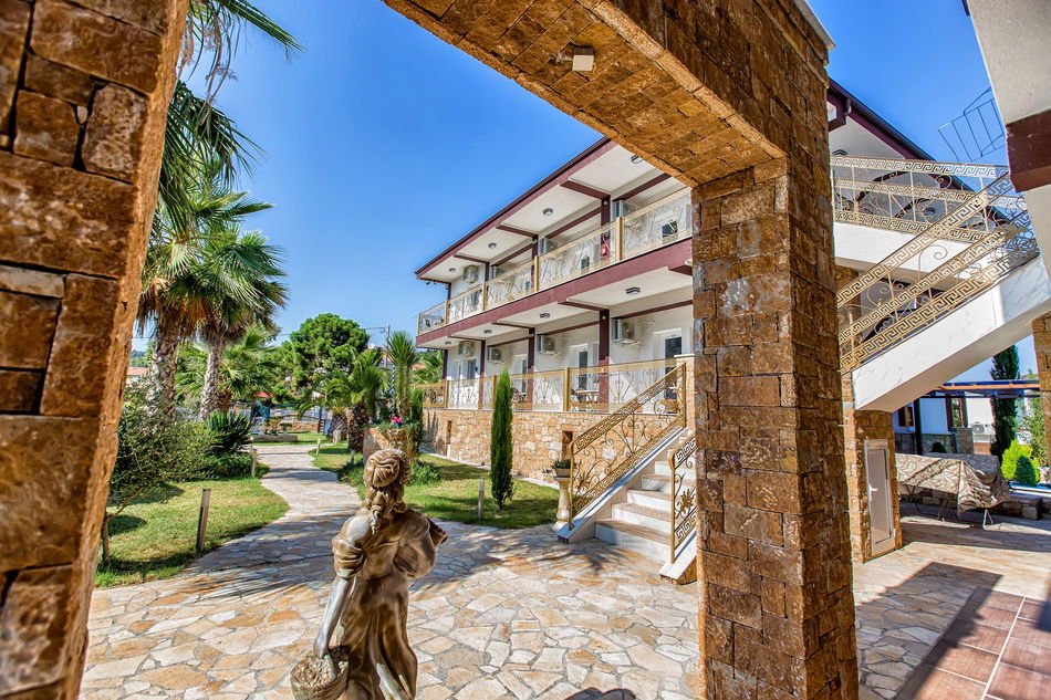 1927029-greek-pride-hotel-apartments.jpg