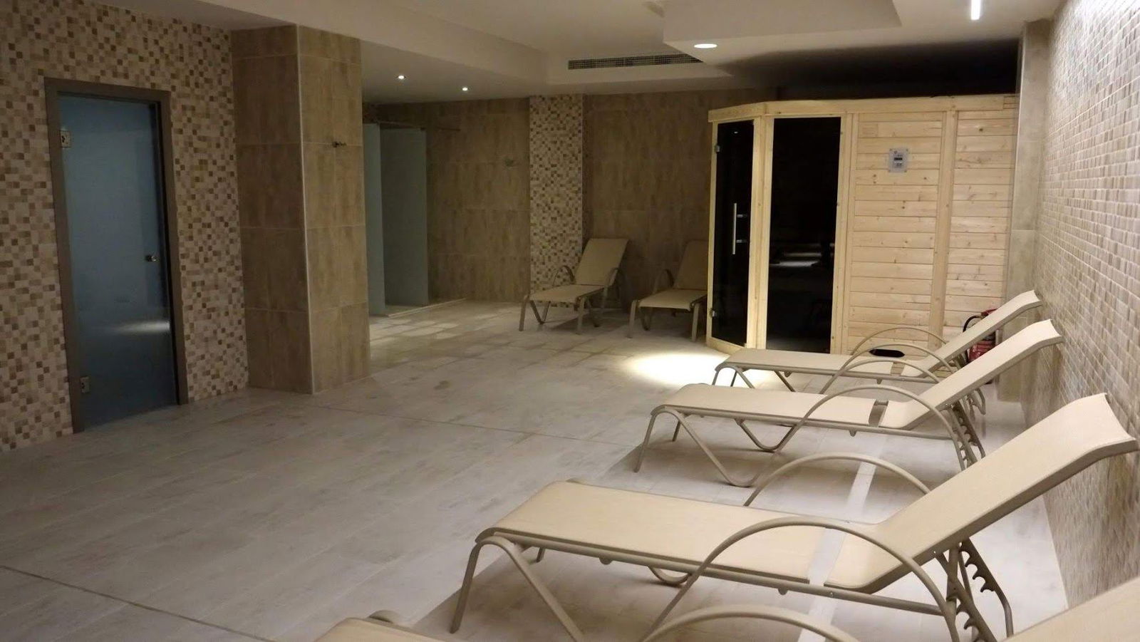 1949053-cronwell-resort-sermilia.jpg