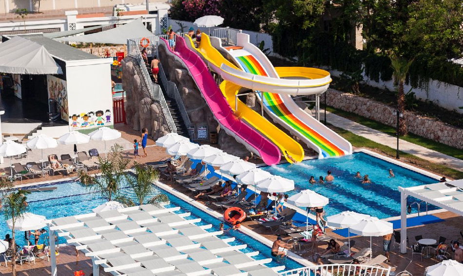 Karmir Resort Spa