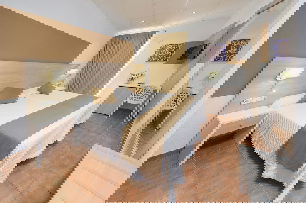 Hotel Hostal Residencia Adelino