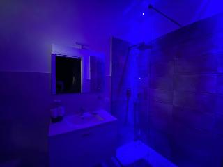 895742a_hb_w_032